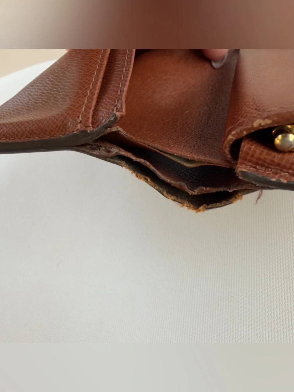 Louis Vuitton Monogram Kiss Lock Wallet Vintage Weak Snap Edge Shows Wear - Picture 7 of 14